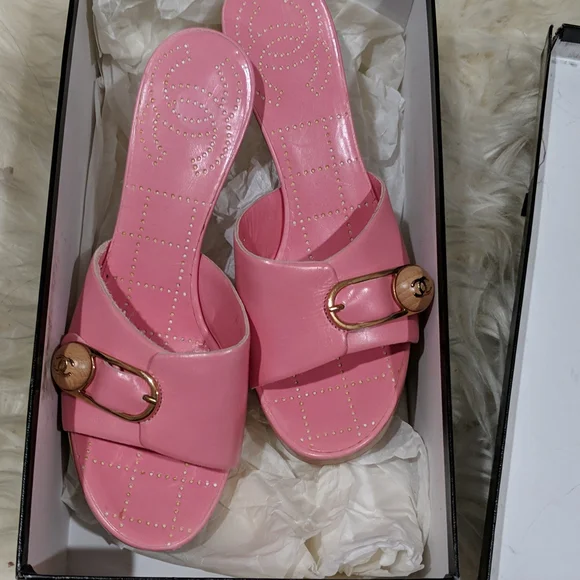 Chanel pumps - Picture 1 of 7